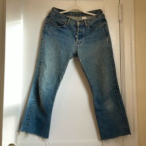 LEVIS vintage mid rise crop jeans
